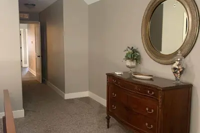 Image de Bettendorf Condo: Fireplace, King Bed & Family Fun!