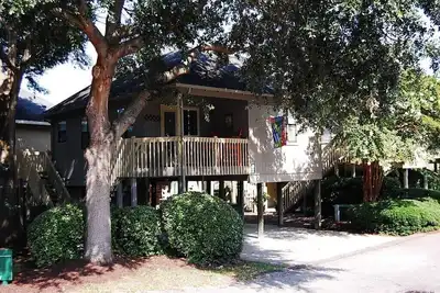 Image de 2 Bedroom Cottage with a short walk to Beach