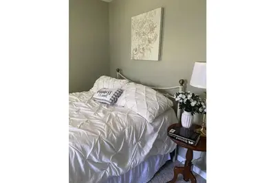 Image de Snodgrass in-town rental!