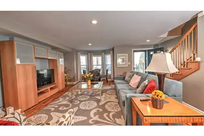 Image de Spacious Row Home next Transit near Downtown  W Parking