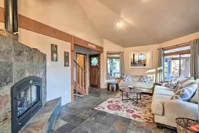 Image de Deck + Grill: Mtn Haven in Stanislaus Nat'l Forest