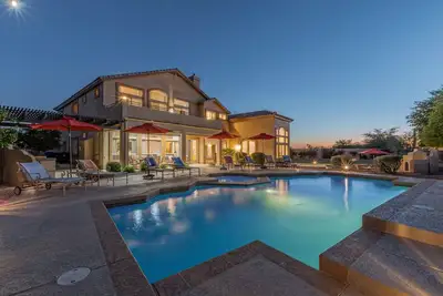 Image de Lux Near Golf & Trails: Pvt Pool/Spa, Wood Fp, Game Tables, TVs All BRs, Ev Charger