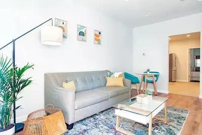Luxurious Three Bedroom in Patterson Park