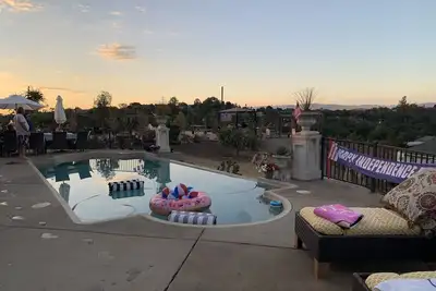 Image de Hilltop Home Retreat in a Farm