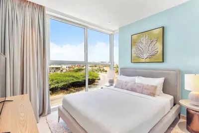 Image de Aracari 27 by Bocobay | Luxury Palm Beach Condo