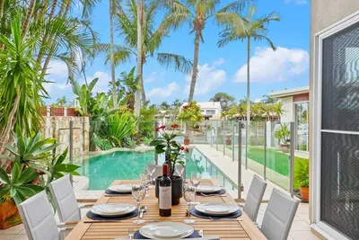 Image de 4 bedroom home on the water