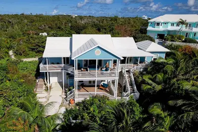 Sunsation - Luxurious Home Near the Beach, with Spectacular Ocean Views