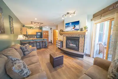 Walk to Dining, Shops, Gondola! Great Hot Tubs!