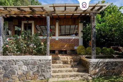 Image de Cabaña Colibrí surrounded in Nature w Lake View