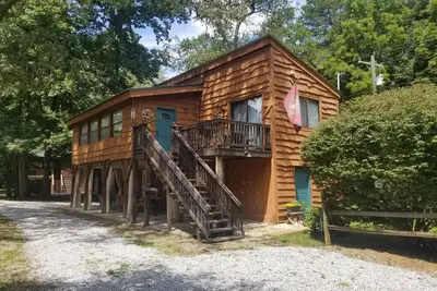 Image de 2 bedroom Amazing River front Cabin in Franklin Nc