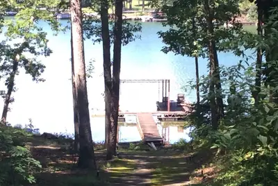 Image de Cozy Lakeside home w beautiful view