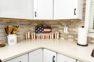 Image de Welcome to Liberty Lodge! Cozy home 2. 5 miles from Liberty University