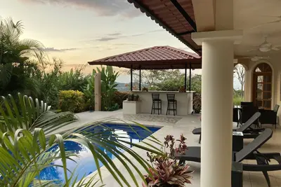 Image de Beautiful ocean view home with private pool
