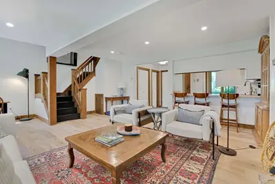 Image de Wood Burning Fireplace, Pet-Friendly | Saltbox 11a