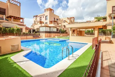 Image de Appartement confortable de 2 chambres à.