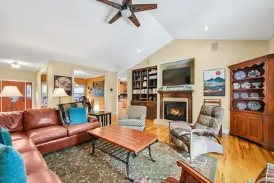 Image de 4 King Bedroom Private Mountain Home Leaf Lookers