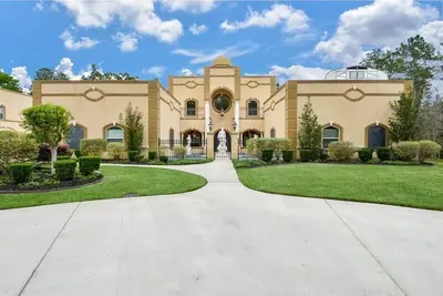 Image de Kings Landing Regal Retreat, Luxury Is Our Standard