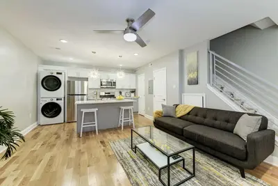 Image de Skye Suites / Sleeps 6 / Luxury / Modern / Multiple Beds