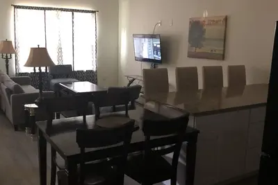 Image de Lovely 4br home w/ free parking on premises & study/game room