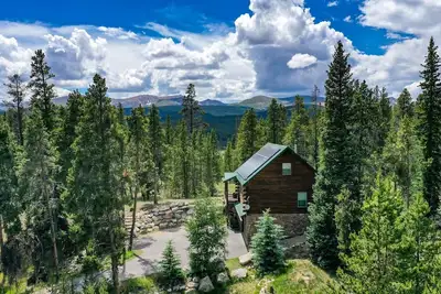 Image de New! Secluded Log Cabin with Views & Hot Tub, Foosball, Wood Stove - Heavenly Homestead