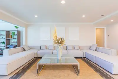 Image de Luxury Pool Home in Glendora Foothills Retreat