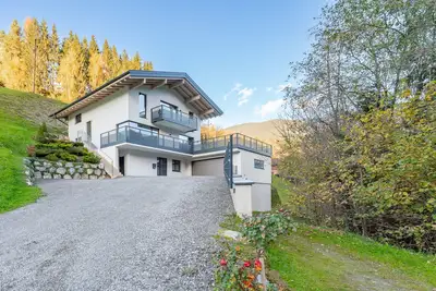 Image de Penthouse attrayant sur le côté ensoleillé