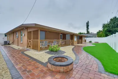 Image de 10 Mi to Coquina Beach: Spacious Bradenton Duplex