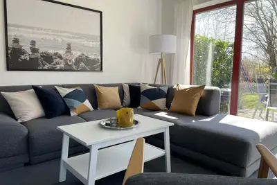 Image de Ferienwohnung \"Peter Pan\" mit Sonnenterrasse & Garten zwischen Strand, Wald & Wiese auf Rügen!