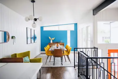 Image de Mid-Century Modern Retreat with Hot Tub near Downtown Denver