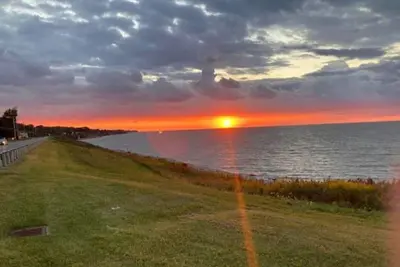 Image de N E W Cozy 2 Bedroom Hermitage in Historic Ashtabula Harbor