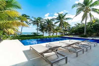 Image de Beachfront Villa with Long Private Pier and Pool!