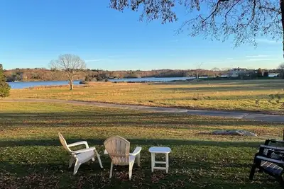 Image de Unobstructed Water Views & Huge Patio with Hot Tub