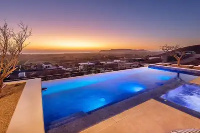 Image de Sleeps 8-Lavish 4-Bed Villa Ultimate Luxury & Amenities, Luxury Villa