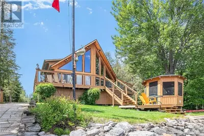 Image de All Season Waterfront Cottage with Wifi, Bbq, Beach & Boat Ramp