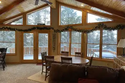 Image de Peak Out Haven Cabin near Terry Peak Ski Lodge