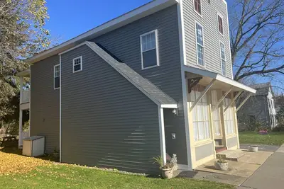 Image de Charming 1st floor apt. in Milford, under 5 minutes to Dreams Park