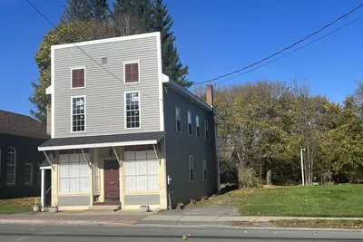 Image de Apple Tree Apt 2, Charming 2nd fl apt, under 5 minutes to Dreams Park