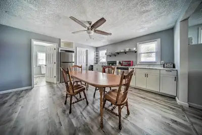 Image de Spacious Geneva House <. 5 Mi to The Strip!