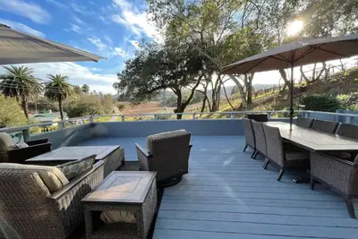 Image de Views, sauna, cold plunge, hot tub, cinema!