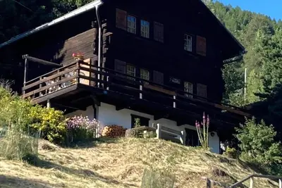 Image de Extérieur : Chalet 4 pièces pour 6 (voire 7) personnes, avec balcons, vue dégagée, très bien situé t