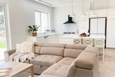 Image de White Villa near Kayaks and Jordan river