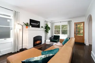 Image de MINNeSTAY* Fulton Gates