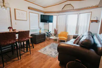 Image de Boutique Cottage near Disney and Shopping Malls