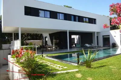 Image de Maison aux portes des calanques dans un quartier résidentiel