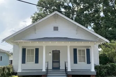 Image de Charming House in Downtown Scott