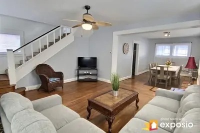 Image de New listing “City Splendor” -Cheerful 4bdr 2ba York City home