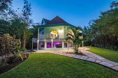 Image de Uniquely Beautiful Octagon Oasis- Mins away from the Hard Rock Hotel and Beaches