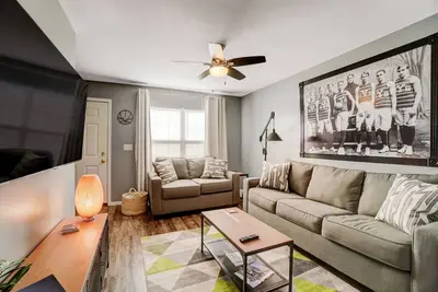 Image de Bump Set Slam Dunk @ SpookyNook - Sports Inspired Townhome - 1 Min Walk to Venue