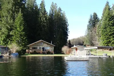 Image de Lake house @ Lake Roesiger - Private beach & 1 acre of solitude