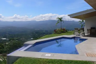 Image de Beautiful villa, amazing view, pool, best climate